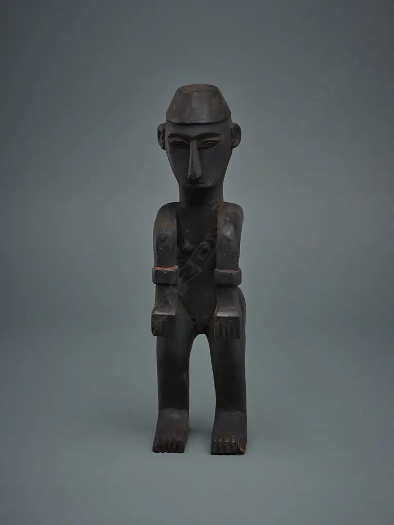 African wooden female figure, Image 1++